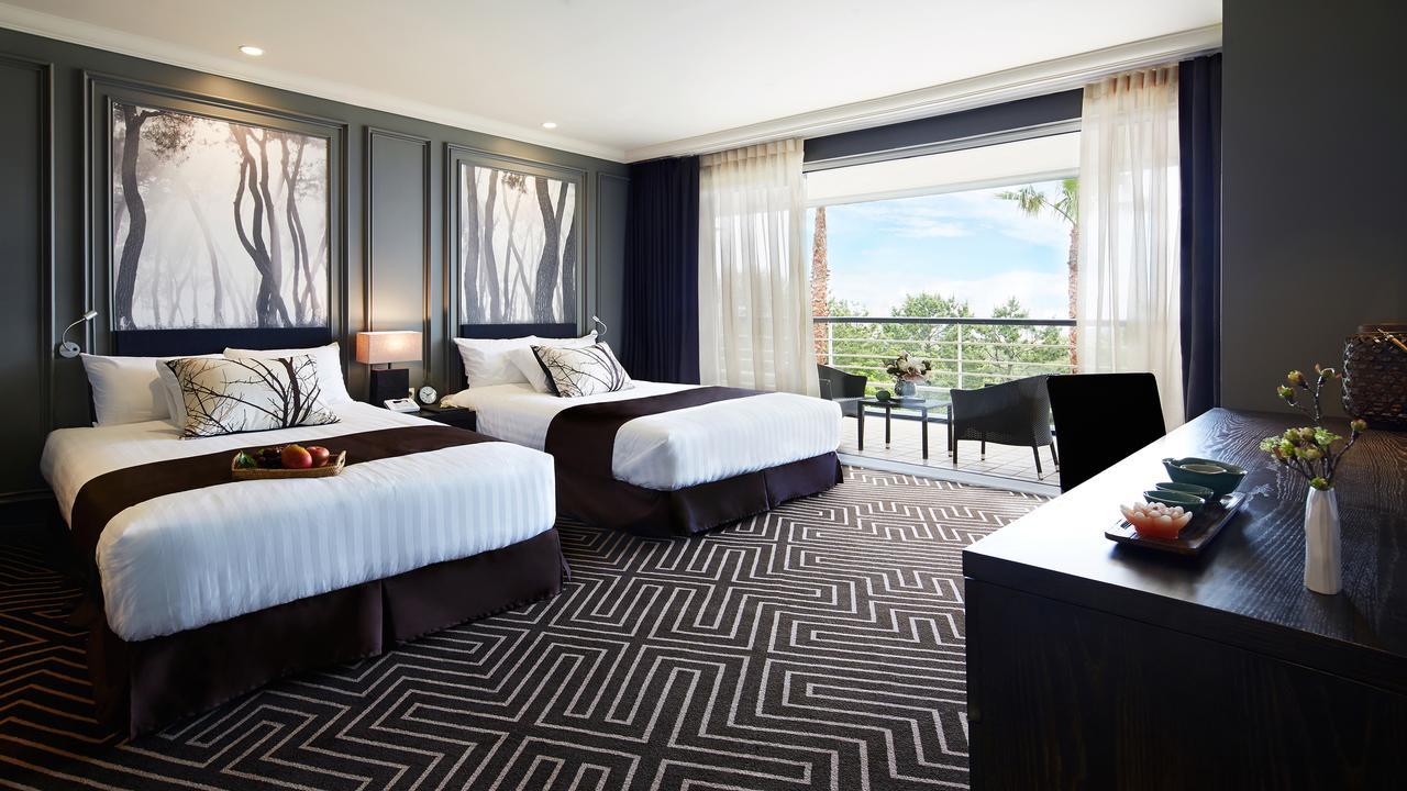 Kensington Jeju Hotel Eksteriør billede Deluxe Oceanfront