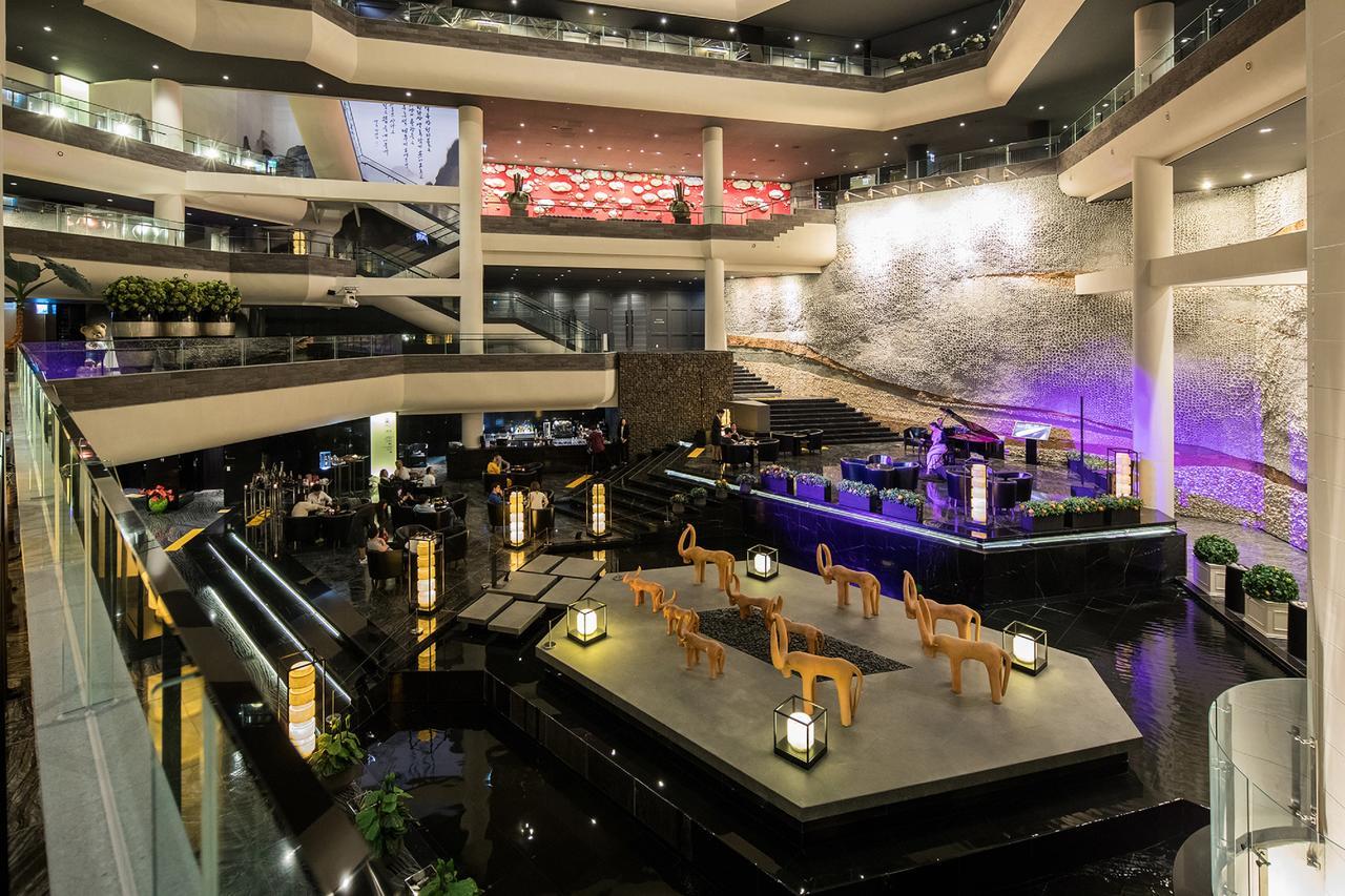 Kensington Jeju Hotel Eksteriør billede The lobby of the hotel
