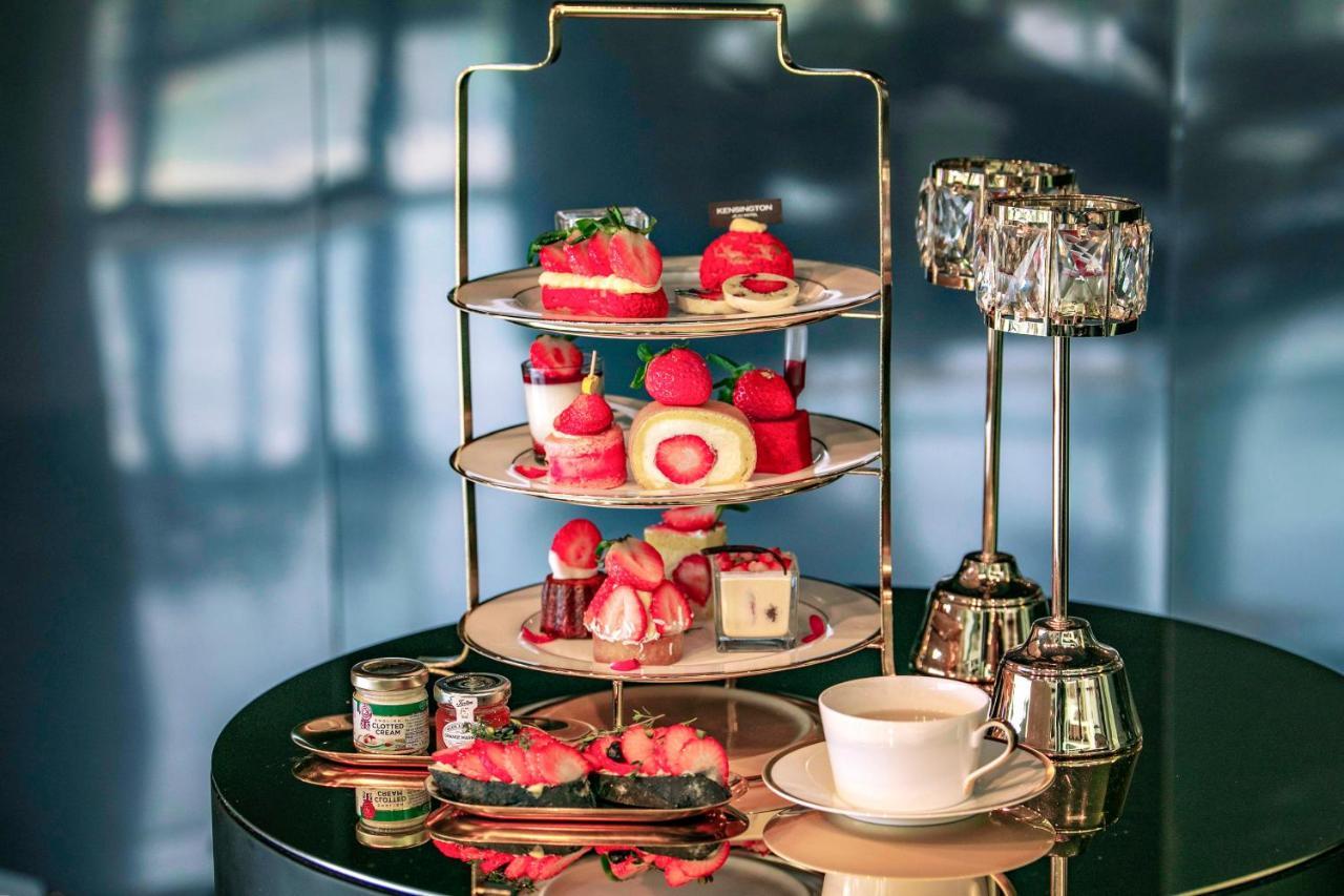 Kensington Jeju Hotel Eksteriør billede Afternoon tea at the Mandarin Oriental, Hong Kong